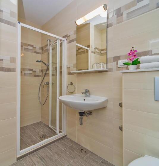 بنسيون Villa Narona