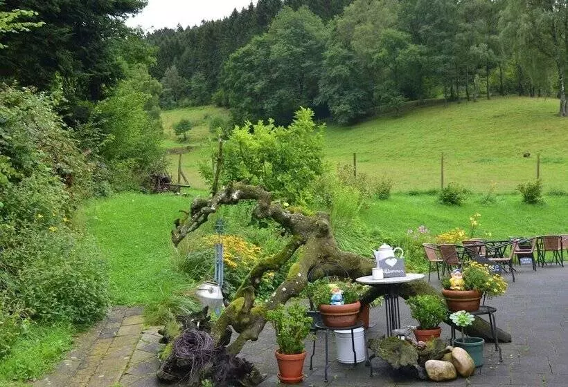 Cozy Apartment In Bruchhausen With Terrace