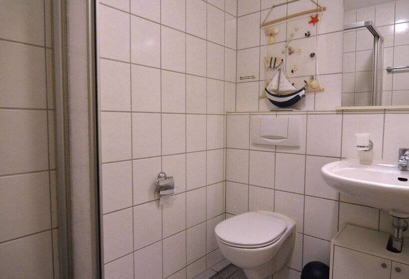 Cozy Apartment In Bruchhausen With Terrace