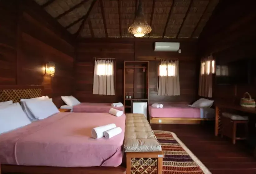 Hotelli Atins Charme Chales