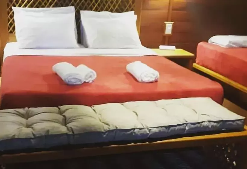 Hotelli Atins Charme Chales