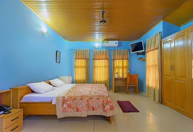 בית מלון כפרי Okumah Executive Lodge & Conference Centre