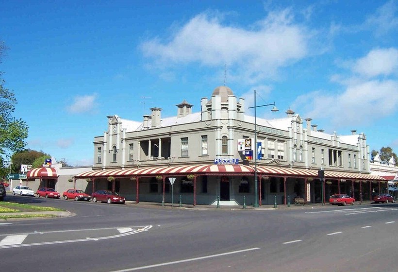 בית מלון כפרי Madden S Commercial