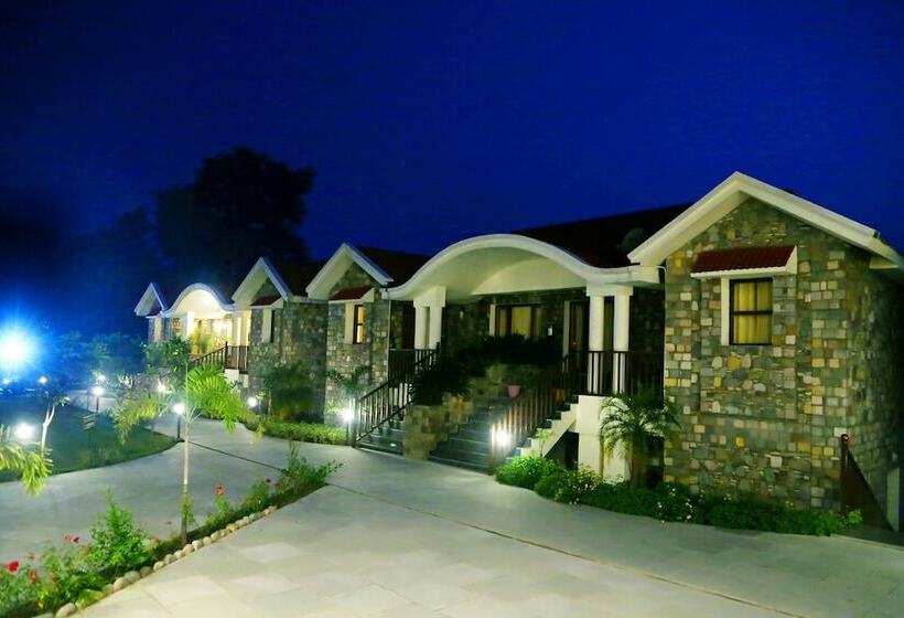 هتل The Corbet Manral Resort & Spa