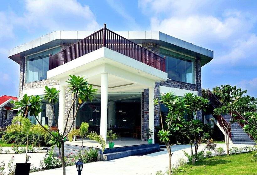 هتل The Corbet Manral Resort & Spa