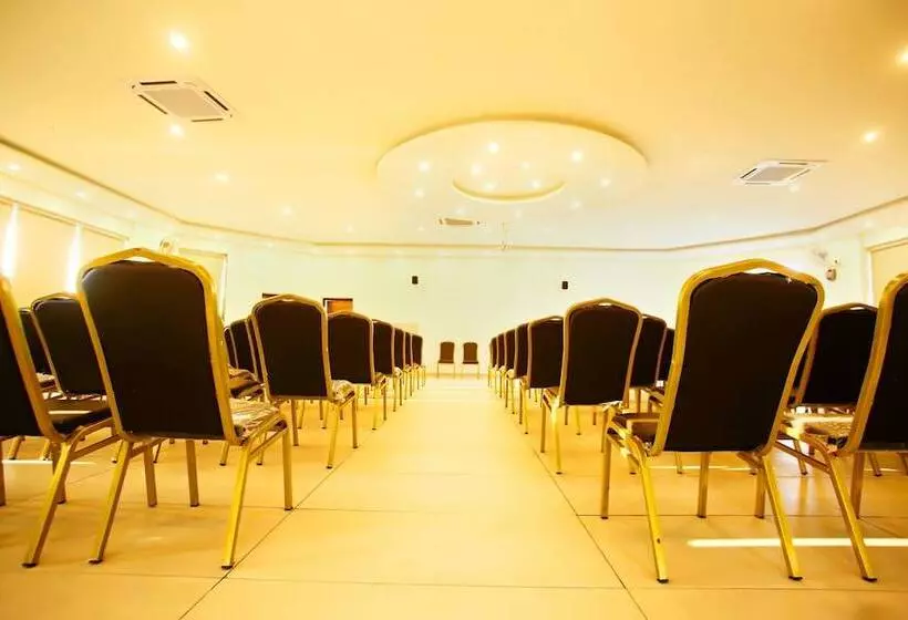 Hotelli The Corbet Manral Resort & Spa