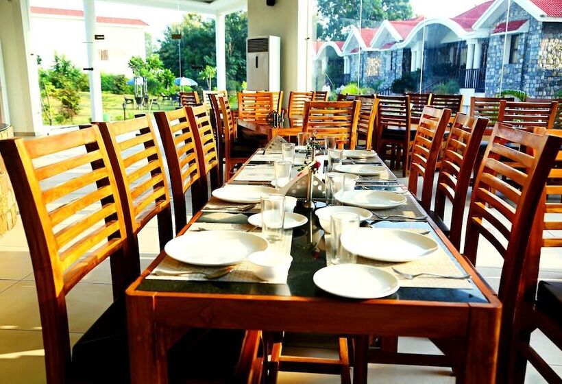 هتل The Corbet Manral Resort & Spa