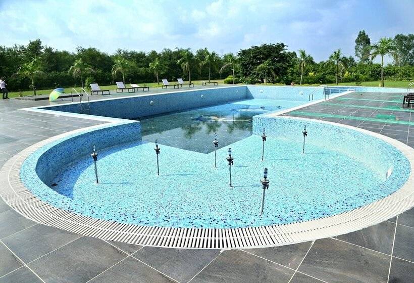 هتل The Corbet Manral Resort & Spa