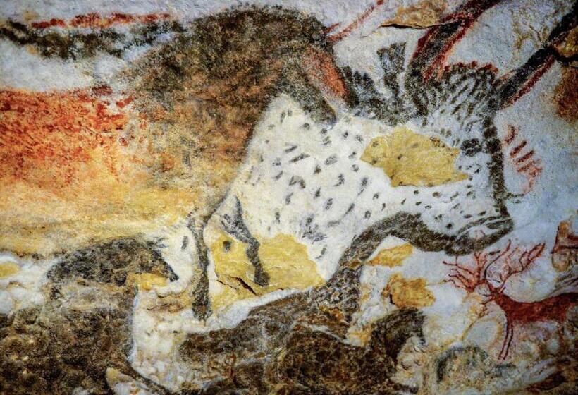 Luxury Villa With Pool On The Edge Of Montignac