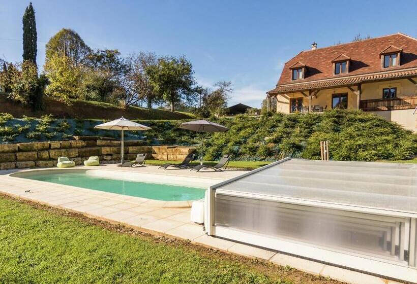 Luxury Villa With Pool On The Edge Of Montignac