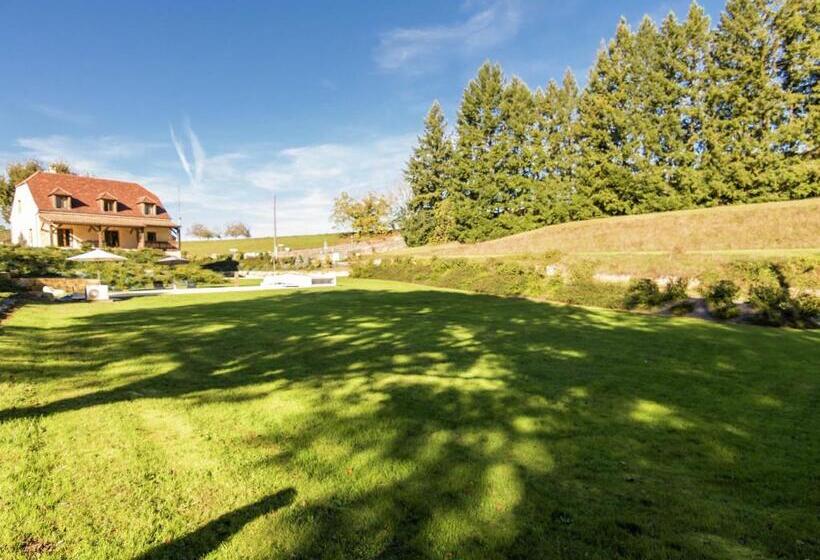 Luxury Villa With Pool On The Edge Of Montignac