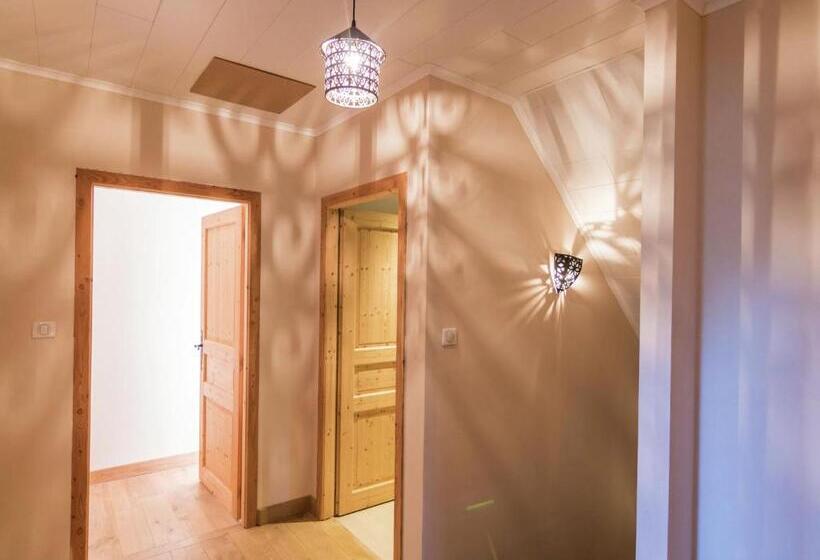 Luxury Villa With Pool On The Edge Of Montignac