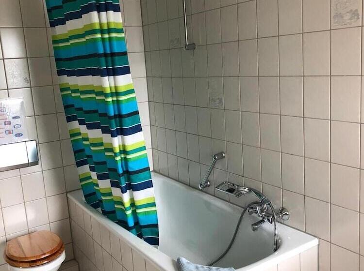 膳宿费 Holthausen