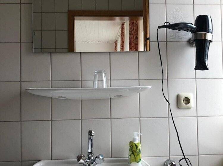 膳宿费 Holthausen