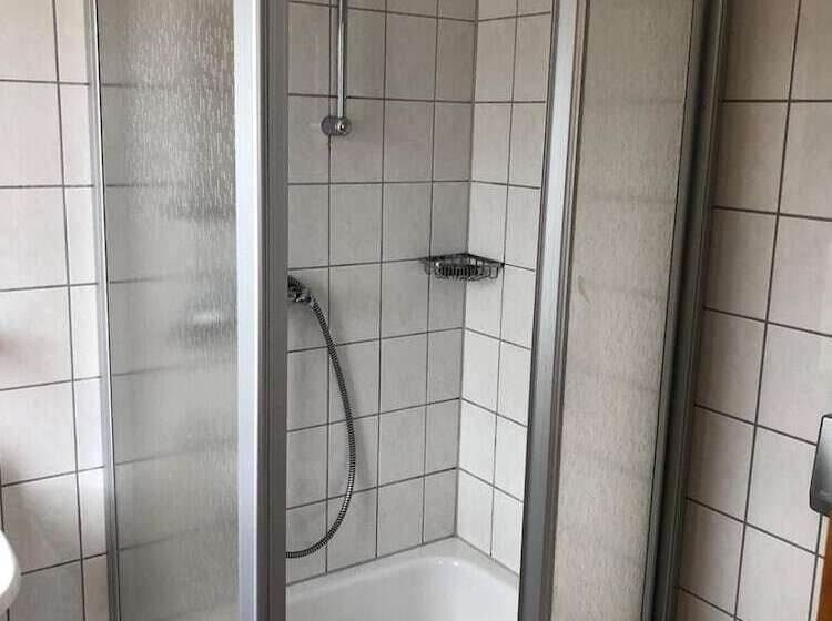 膳宿费 Holthausen