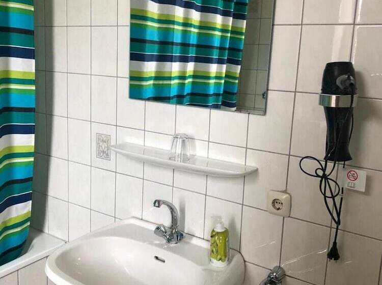 膳宿费 Holthausen