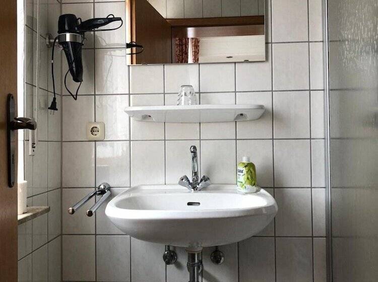 膳宿费 Holthausen