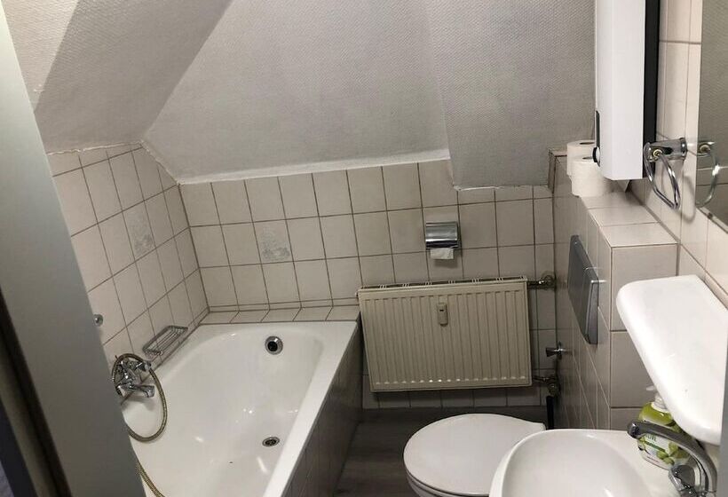 膳宿费 Holthausen