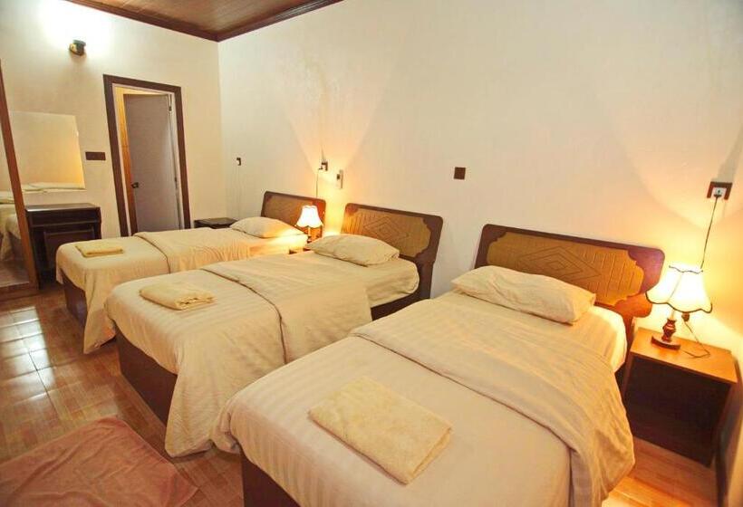 پانسیون Kuri Beach View Inn