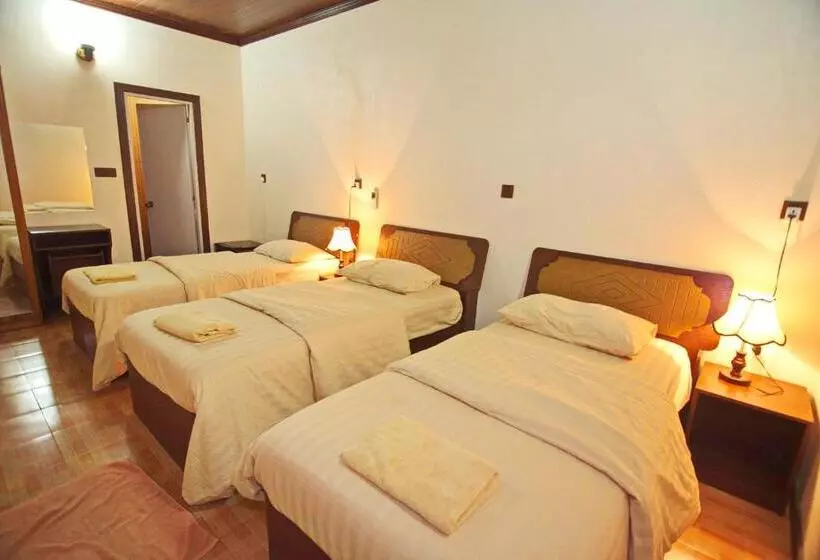پانسیون Kuri Beach View Inn