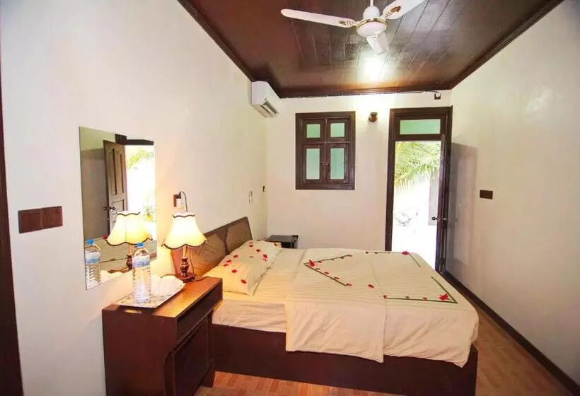 پانسیون Kuri Beach View Inn