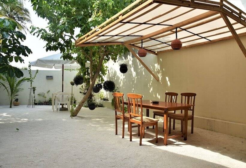 پانسیون Kuri Beach View Inn