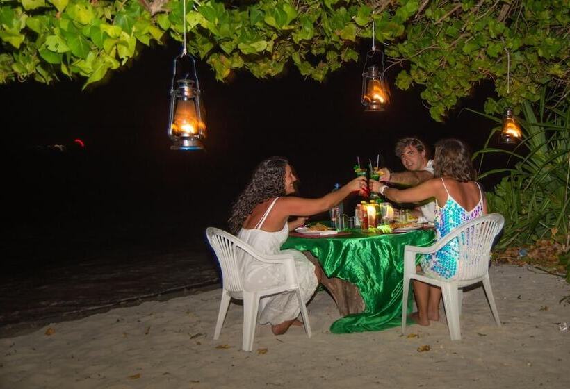 پانسیون Kuri Beach View Inn