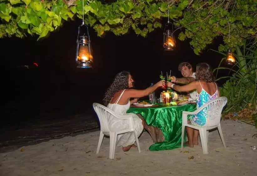 پانسیون Kuri Beach View Inn