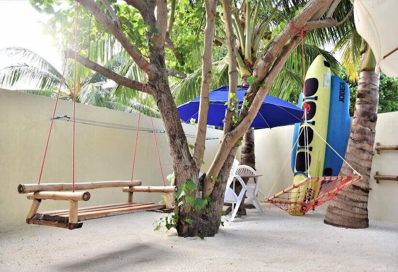 پانسیون Kuri Beach View Inn