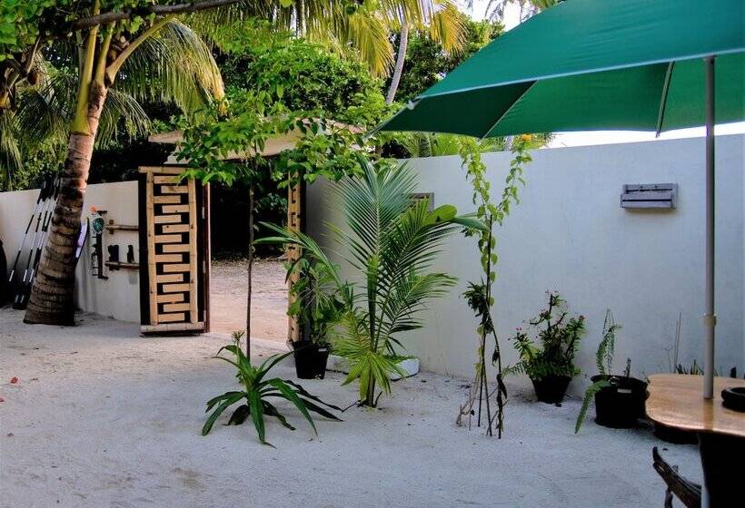 پانسیون Kuri Beach View Inn