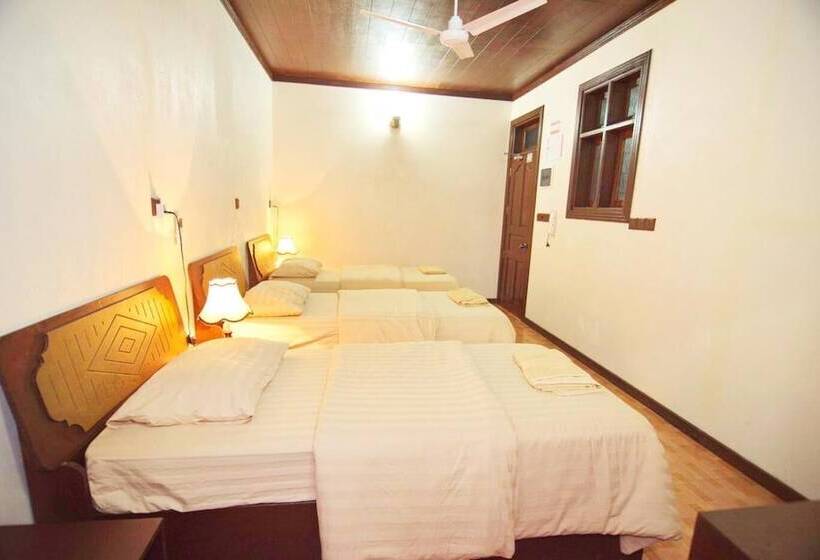 پانسیون Kuri Beach View Inn