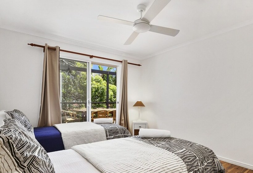 Stunning Sunshine Beach House In Prime Location 31 Ferguson Street