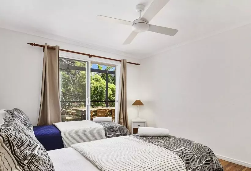 Stunning Sunshine Beach House In Prime Location 31 Ferguson Street