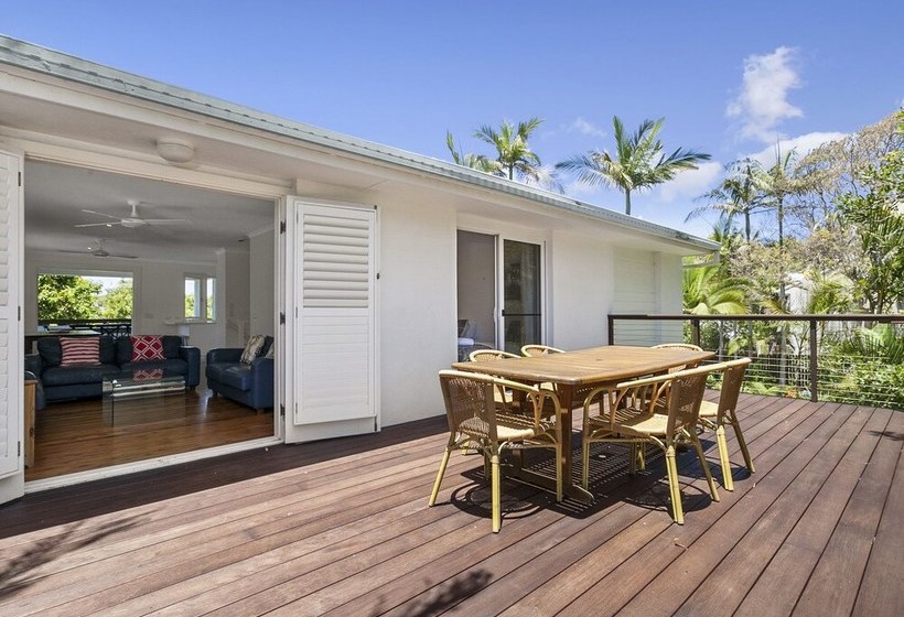 Stunning Sunshine Beach House In Prime Location 31 Ferguson Street