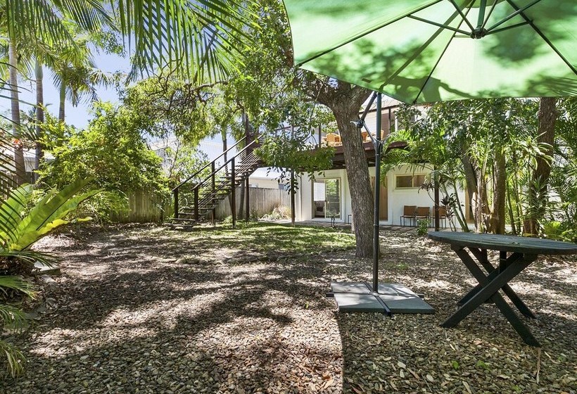 Stunning Sunshine Beach House In Prime Location 31 Ferguson Street
