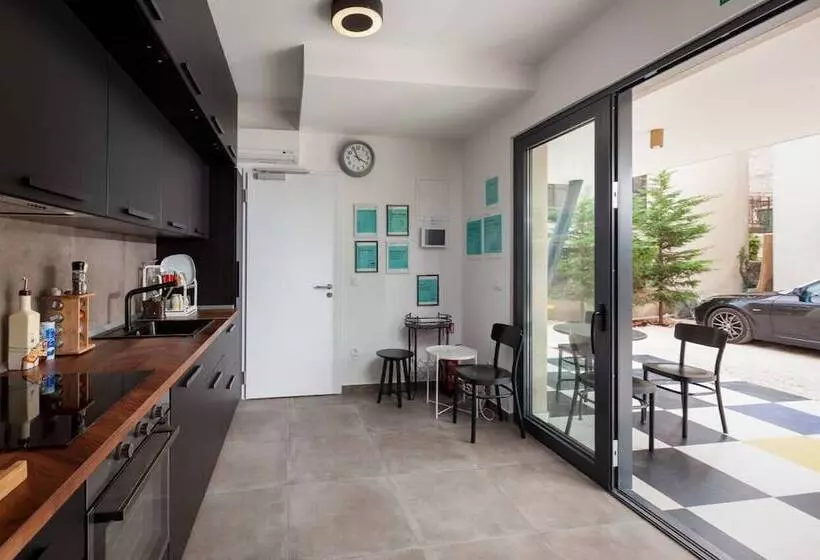 Subtub Hostel Makarska