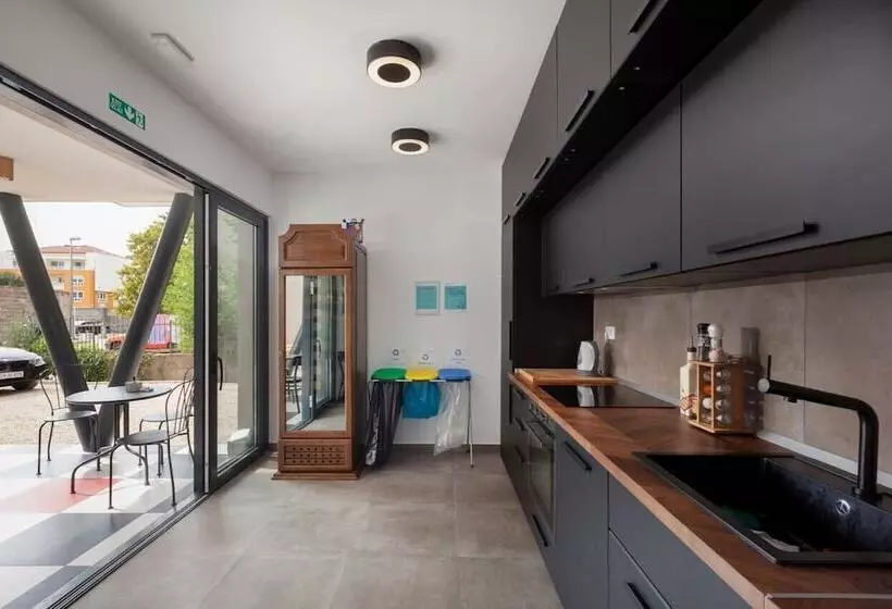 Subtub Hostel Makarska