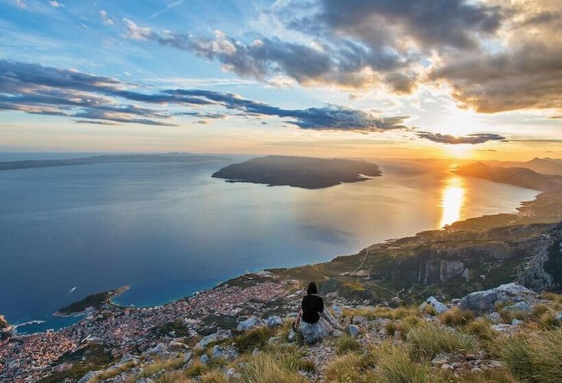 Subtub Hostel Makarska