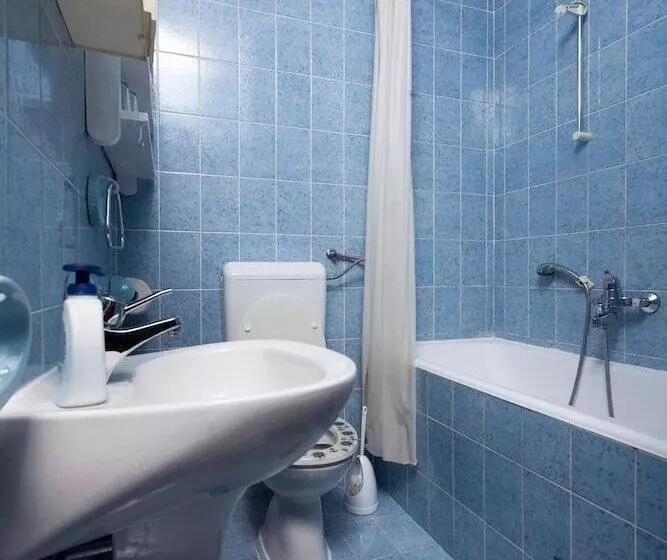 Subtub Hostel Makarska