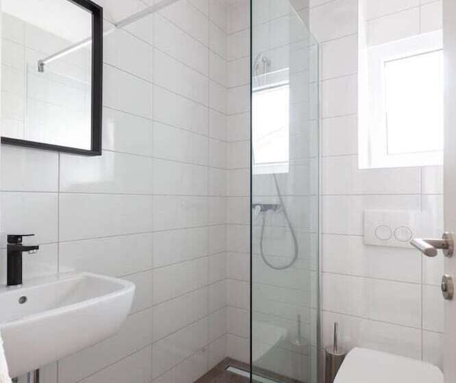 Subtub Hostel Makarska