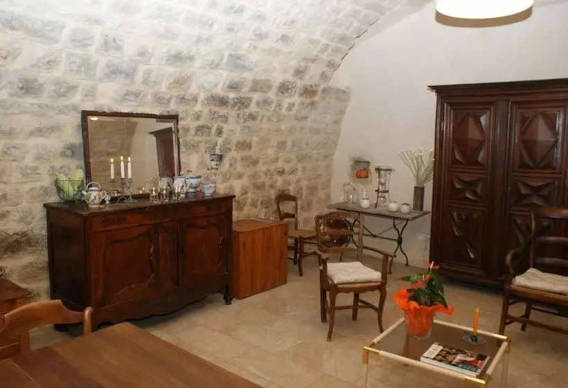 ベッドアンドブレックファースト Les Frejals