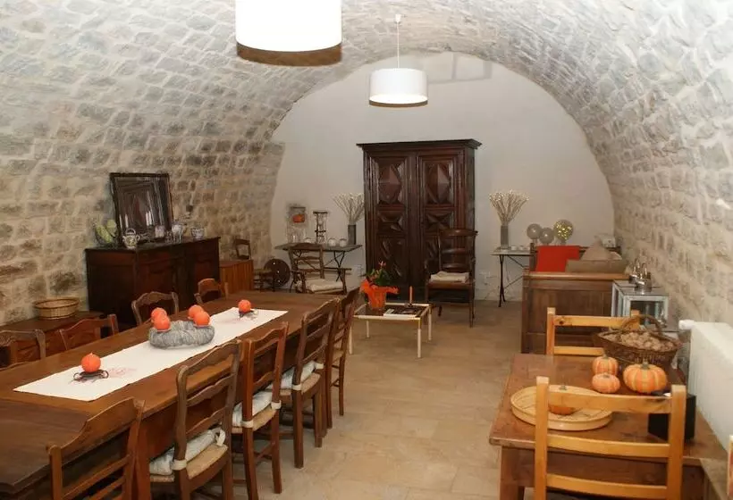 ベッドアンドブレックファースト Les Frejals