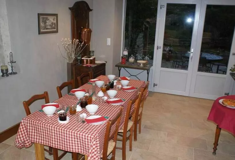 ベッドアンドブレックファースト Les Frejals