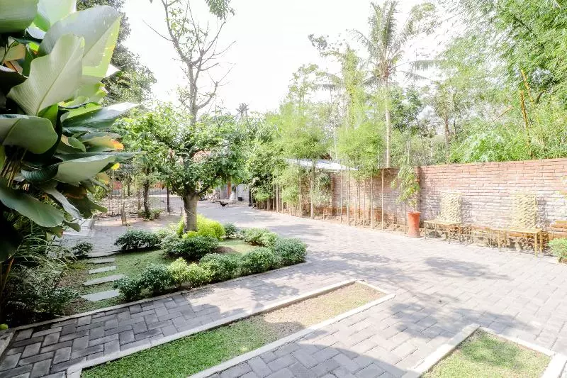 هتل D'hasinda Homestay