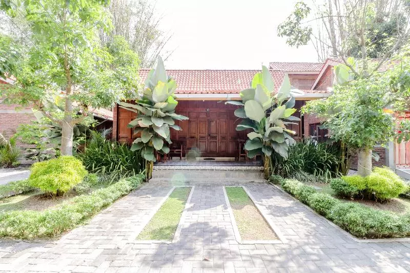 هتل D'hasinda Homestay