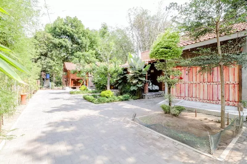 هتل D'hasinda Homestay