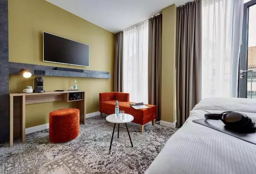 Me And All Hotel Hanover, By Hyatt