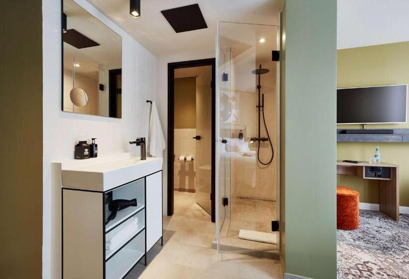 Me And All Hotel Hanover, By Hyatt