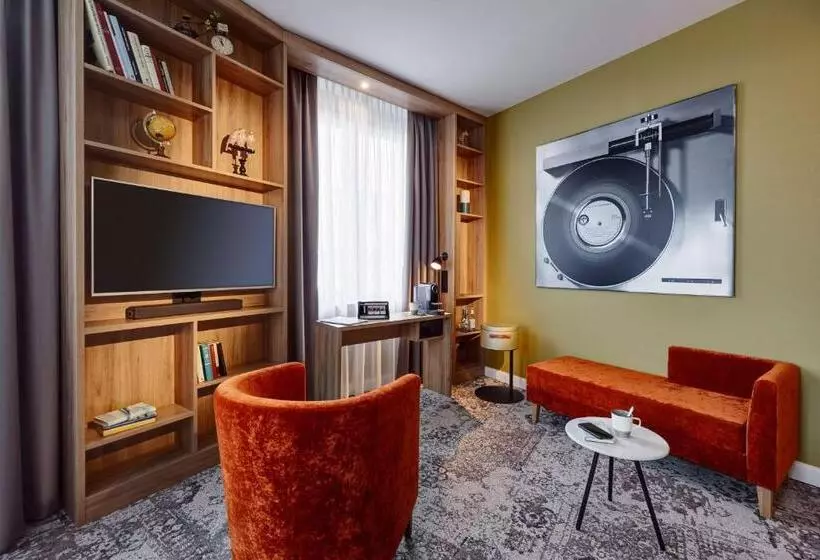 Me And All Hotel Hanover, By Hyatt