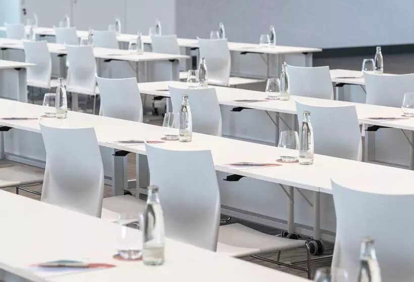 ホテル Meliá Frankfurt City